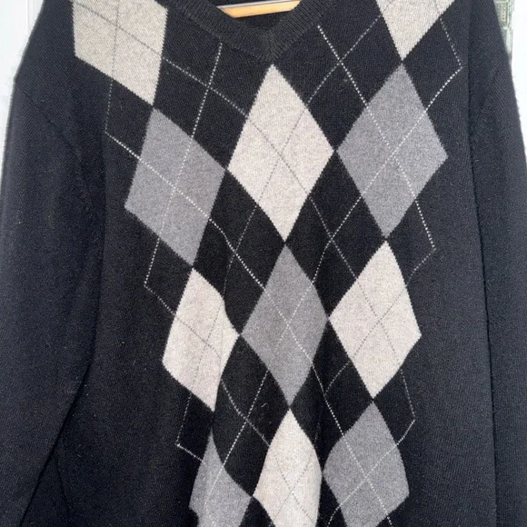 Men's Black Argyle V-Neck Sweater